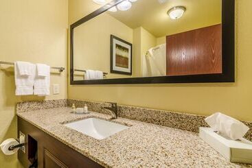Cobblestone Hotel & Suites   Mccook