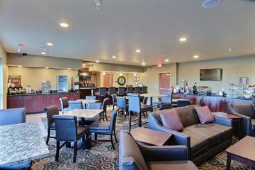 Cobblestone Hotel & Suites   Mccook