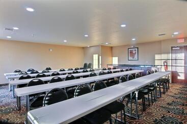Cobblestone Hotel & Suites   Mccook