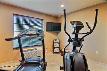 Cobblestone Hotel & Suites   Mccook