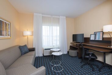 هتل Fairfield Inn & Suites By Marriott Jackson Clinton