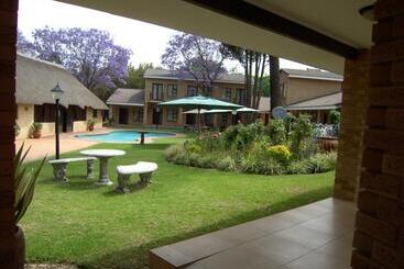 هتل Hoyohoyo Chartwell Lodge