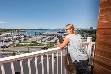 هتل Rockland Harbor