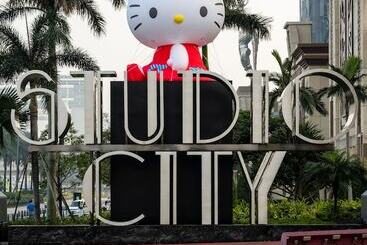 هتل Studio City
