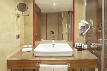 Lamec Hotel Business