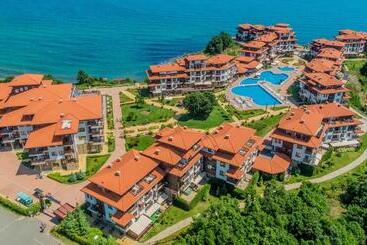 Saint Thomas Holiday Village - Созополь