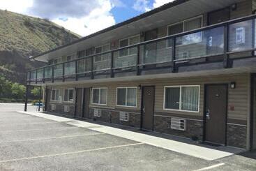 Riverside Motel Cache Creek