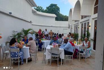 Spring Hotel Bequia