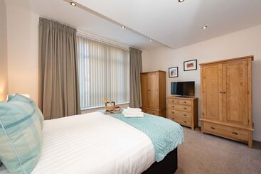 Abbey Apartments Modern Aparthotel For Tourists & Professionals
