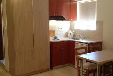 Angelica Studios And Apartments