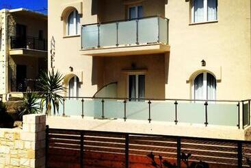 Angelica Studios And Apartments