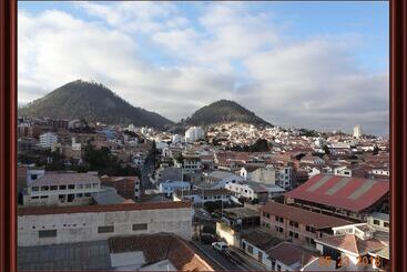 Hostelling Bustillo