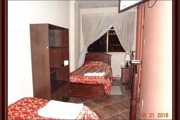 Hostelling Bustillo