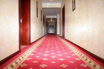 هتل Abai Inn Nursaya