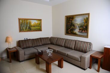 هتل Dolphin Royal Suites