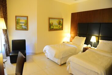 هتل Dolphin Royal Suites