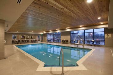 هتل Hampton Inn & Suites Downtown St. Paul