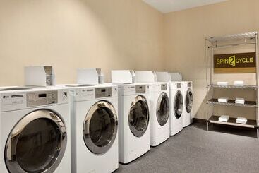 هتل Home2 Suites By Hilton Destin