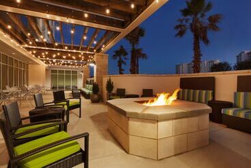 هتل Home2 Suites By Hilton Destin