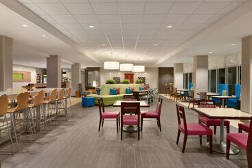 هتل Home2 Suites By Hilton Destin