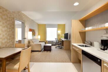 هتل Home2 Suites By Hilton Destin