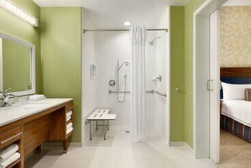 هتل Home2 Suites By Hilton Destin