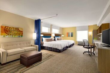 هتل Home2 Suites By Hilton Destin
