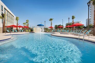 هتل Home2 Suites By Hilton Destin
