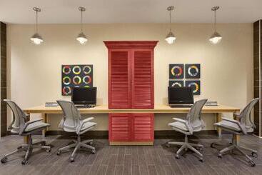 هتل Home2 Suites By Hilton Destin