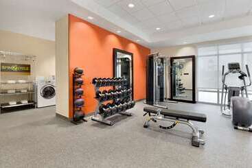 هتل Home2 Suites By Hilton Destin