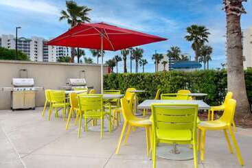 هتل Home2 Suites By Hilton Destin