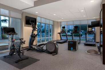 هتل Home2 Suites By Hilton Destin