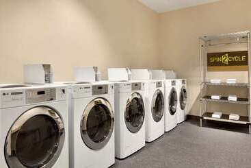 هتل Home2 Suites By Hilton Destin