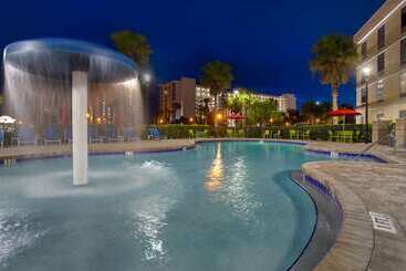 هتل Home2 Suites By Hilton Destin