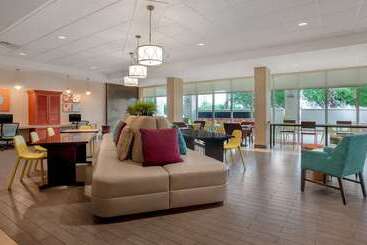 هتل Home2 Suites By Hilton Destin