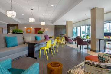 هتل Home2 Suites By Hilton Destin