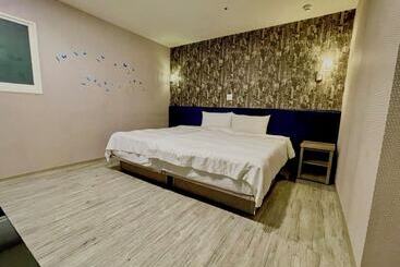 Walker Hotel   Zhengyi