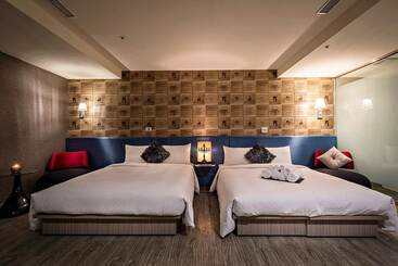 Walker Hotel   Zhengyi
