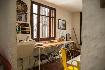 Mediomundo Hostel