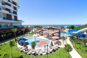 استراحتگاه Adalya Ocean Deluxe