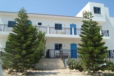 Socrates Apartments - Polis