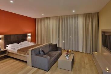 Homebridge Hotel Apartments