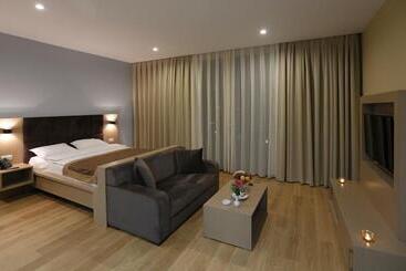 Homebridge Hotel Apartments