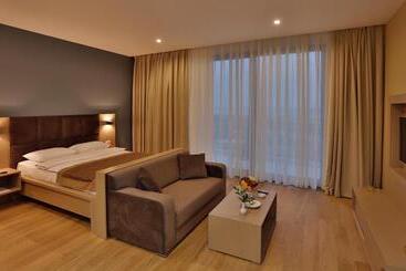 Homebridge Hotel Apartments
