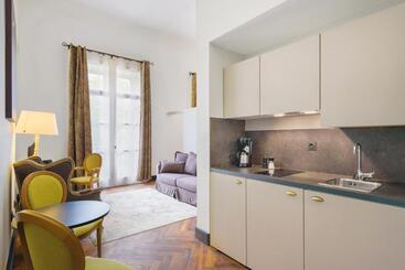 ホテル Appart City Collection Nîmes Arènes