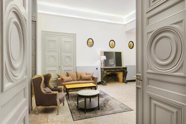 ホテル Appart City Collection Nîmes Arènes