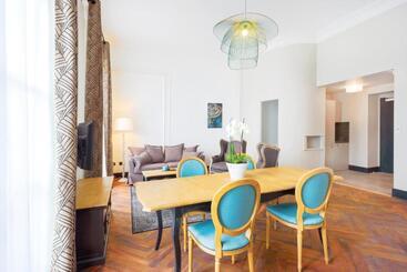 ホテル Appart City Collection Nîmes Arènes