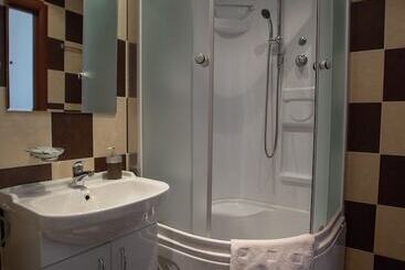 هتل N House