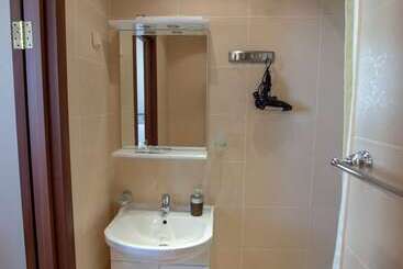 هتل N House
