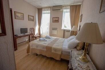 هتل N House
